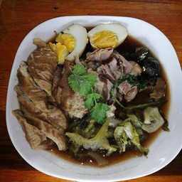 ข้าว เนื้อ หนัง + ใส้ + ไข่