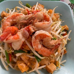 ผัดไทโบราณเจ้าเก่าริมน้ำวัดอ่างทอง