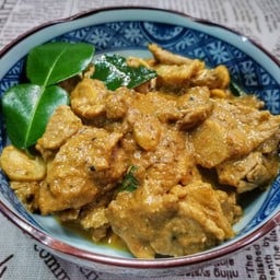 แกงคั่วไก่เห็ดแครง