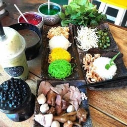 ก๋วยเตี๋ยวเรือหมู (แห้ง)