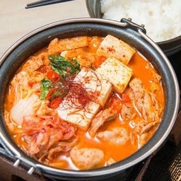 หม้อไฟคิมูจินาเบะหมู กิมจิสูตรเผ็ด