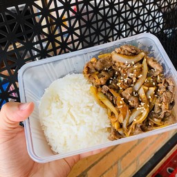 ข้าวหน้าซอสญี่ปุ่น