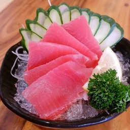 MAGURO SASHIMI