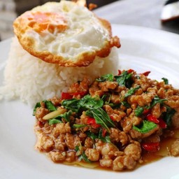 กระเพราหมูสับ