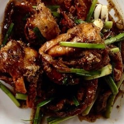 ปูนิ่มผัดพริกไทยดำ