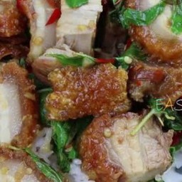 ข้าวกะเพราหมูกรอบ