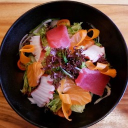 สลัดรวม แซลมอล ทูน่า ทาโกะ Shida Sashimi Salad