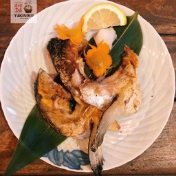 แก้มปลาแซลมอลย่าง