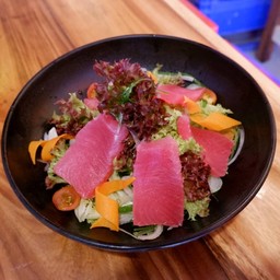 Maguro Tuna Salad สลัดปลาทูน่า