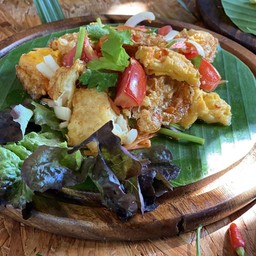 Spicy Fried Egg Salad-ยำไข่ดาว