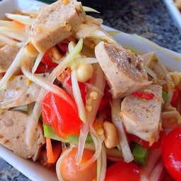 ส้มตำไทยใส่หมูยอ