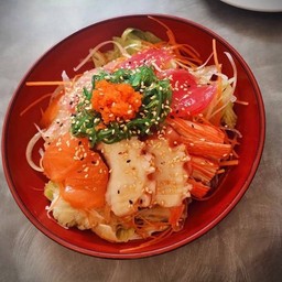 สลัดปลาดิบรวม