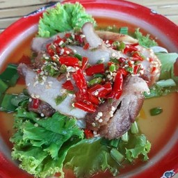 น้ำตกคอหมู