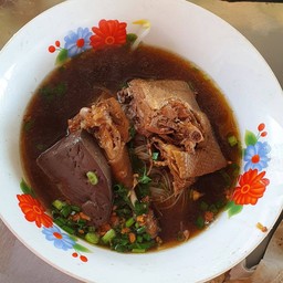 ก๋วยเตี๋ยวเป็ดตุ๋นพิเศษ
