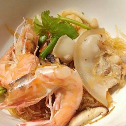 กุ้งอบวุ้นเส้น ปีกไก่ยัดไส้ เมืองเหน่อ