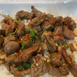 กระเพาเครื่องในไก่