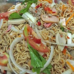 ยำมาม่ารวมมิตร