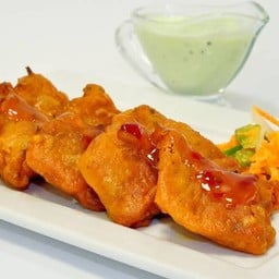 Fish Pakora (ขนมปลายดั ไส้มนั ฝร่ังทอด)