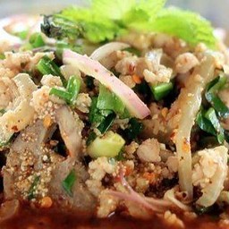 น้ำตกคอหมูใส่ตับ