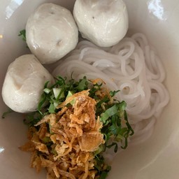 ก๋วยจั๊บญวนลูกชิ้นจอมพลัง