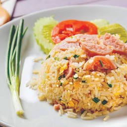 ข้าวผัดแหนมโหระพา