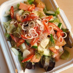 ยำแซลมอน