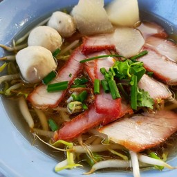 เกาเหลาหมูแดงลูกชิ้น