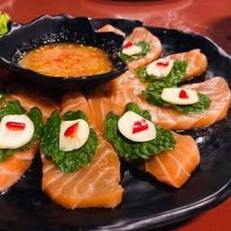 แซลม่อนแช่น้ำปลา