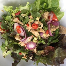 ยำทูน่าสลัด