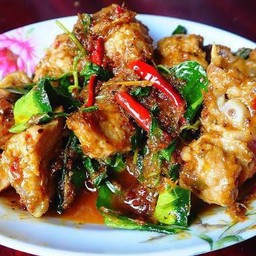 ผัดเผ็ดกระดูกอ่อน