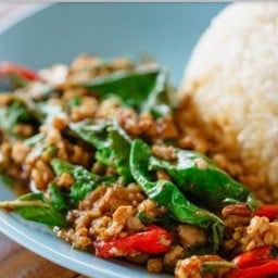 น้องแพรว ตามสั่ง