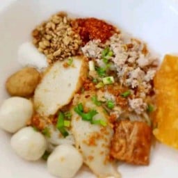 ซ้ง เย็นตาโฟ ก๋วยเตี๋ยวลูกชิ้นปลา อิสรภาพ 15 สาขาอิสรภาพ 15
