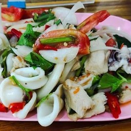 ยำรวมมิตรทะเล