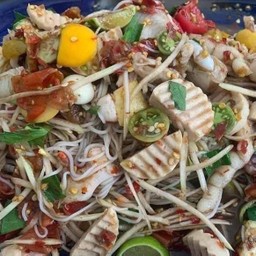 ตำซั่วเล็บมือนางหมูยอปลาหมึก