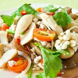 ยำเห็ดรวม