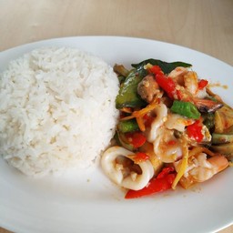 ข้าวผัดฉ่าทะเล + น้ำเก๊กฮวย