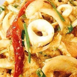 ข้าวผัดผงกระหรี่ ทะเล