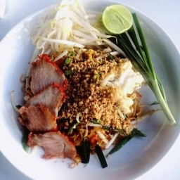 ก๋วยเตี๋ยวต้มยำ ผัดไทย เย็นตาโฟ"สูตรคุณทวด"