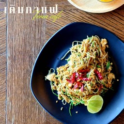 เส้นบุกผัดไข่ ใส่ชะอม