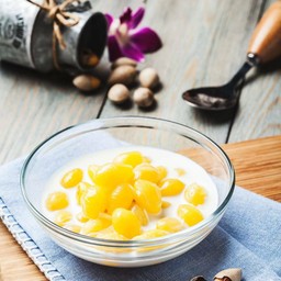 แปะก๊วยนมสด