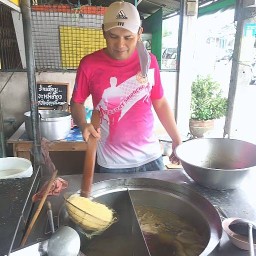 นุ.บะหมี่เกี๊ยวอัสสัมชัญ