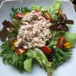 สลัดทูน่า