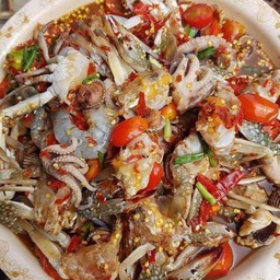 เกาเหลาตะแคงหอยปูม้าสดกุ้งสดปลาหมึก