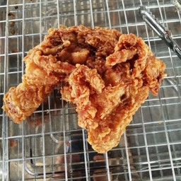 สะโพกไก่ทอด