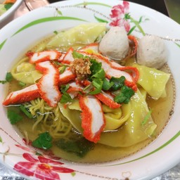 บะหมี่เกี๊ยวหมูแดง