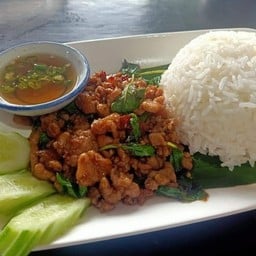 กระเพรา ไก่