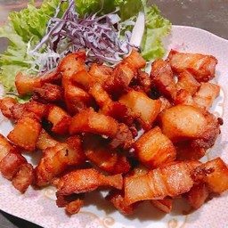 สามชั้นทอดน้ำปลา