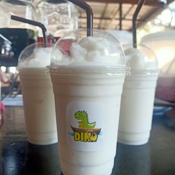 มะพร้าวปั่นนมสด