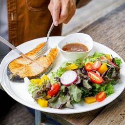 สเต๊กปลาแซลมอน