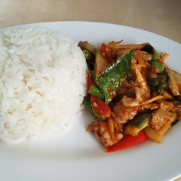 ข้าวผัดฉ่าเนื้อ + น้ำเก๊กฮวย